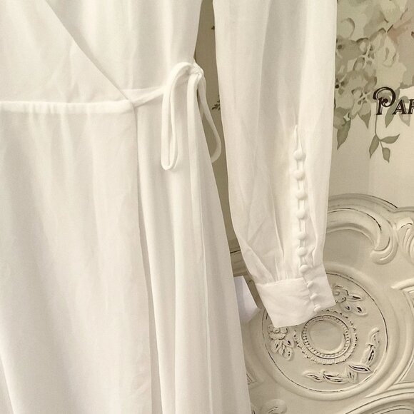 NWT LULUS My Whole Heart Long Sleeve Glam Maxi Wrap Dress in White Size Small - Picture 2 of 9